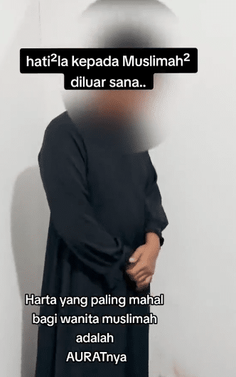 Lelaki Kantoi Menyamar Pakai Purdah, Duduk Dalam Surau Perhati Wanita Tukar Baju
